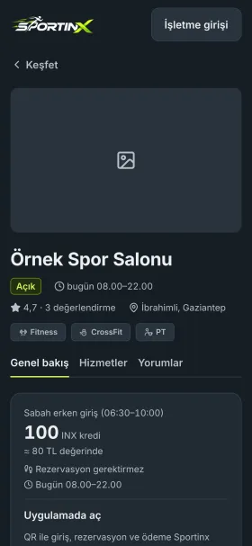 Sportinx ekranları (örnek veri): web’de Gaziantep’teki tesislerin kredi fiyatlarıyla listesi; telefonda bir tesisin kredi karşılığı giriş seçeneği